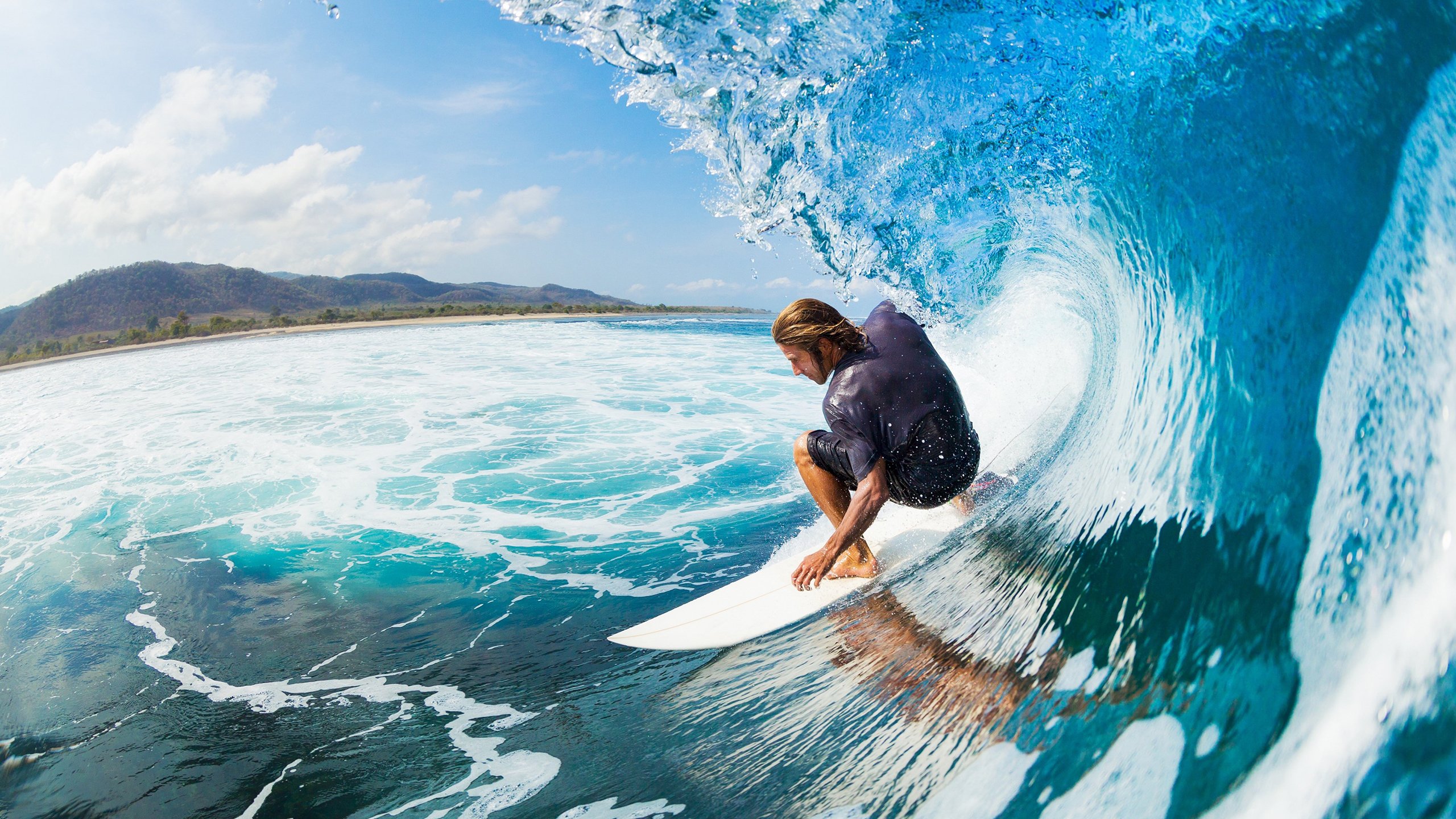 西班牙与沙特阿拉伯在AlUla签署战略合作协议,共同推动马术运动发展。