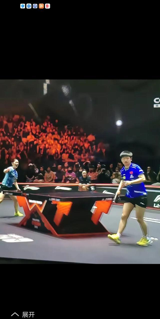 开云体育在线入口-关于羽毛球公开赛现41拍神仙球，观众起立鼓掌致敬的信息