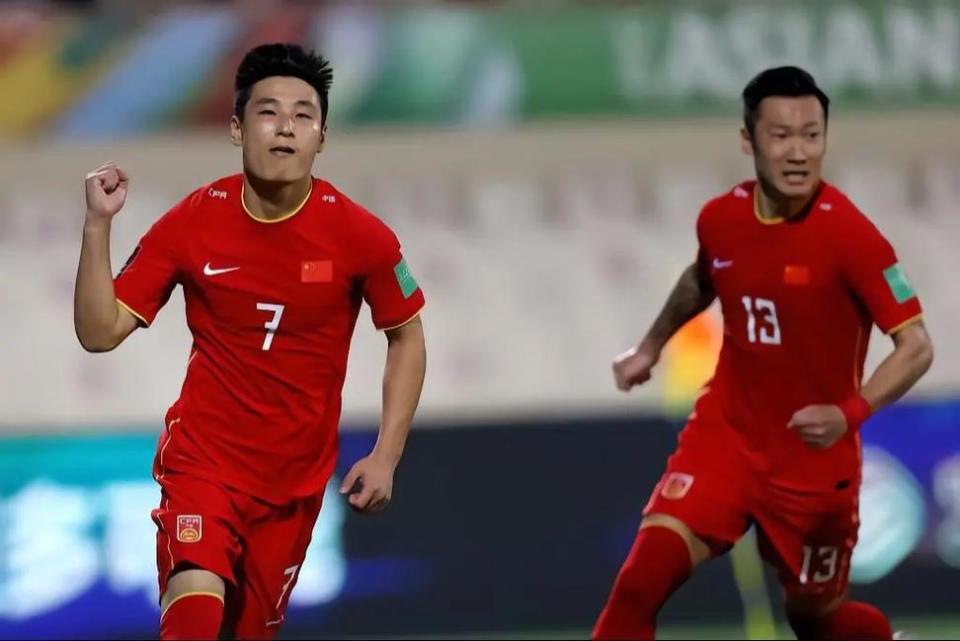 包含武磊谈留洋经历：中国球员需要更多勇气的词条