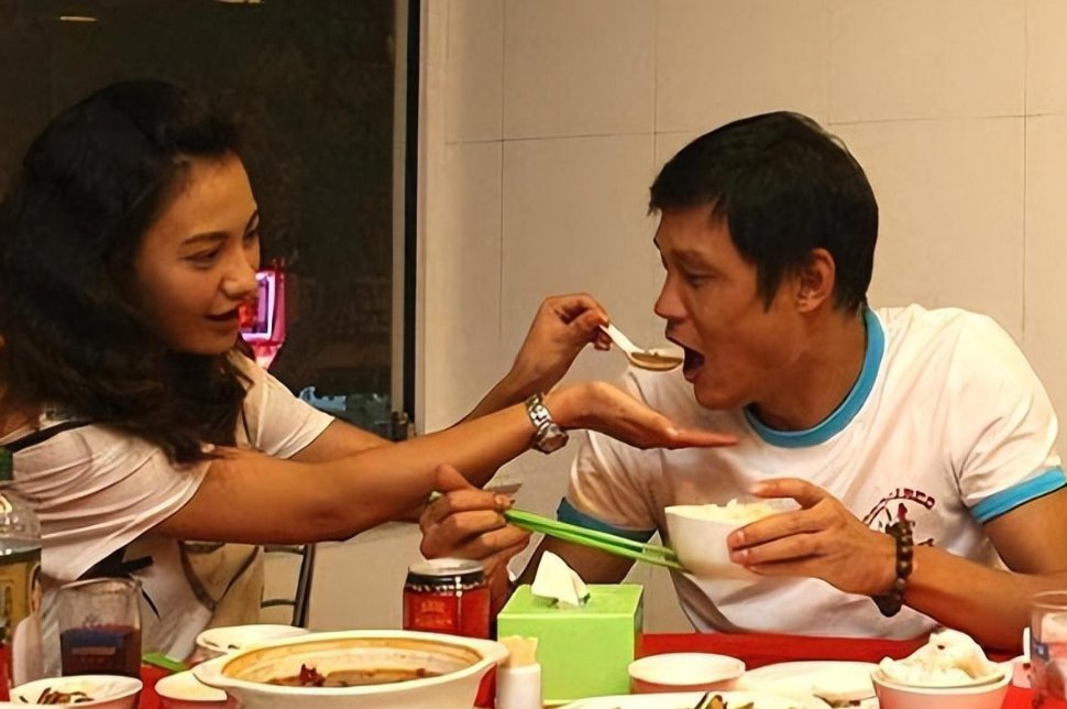 开云体育官网-包含足球场外的爱情：哪些球星娶了明星/模特？的词条