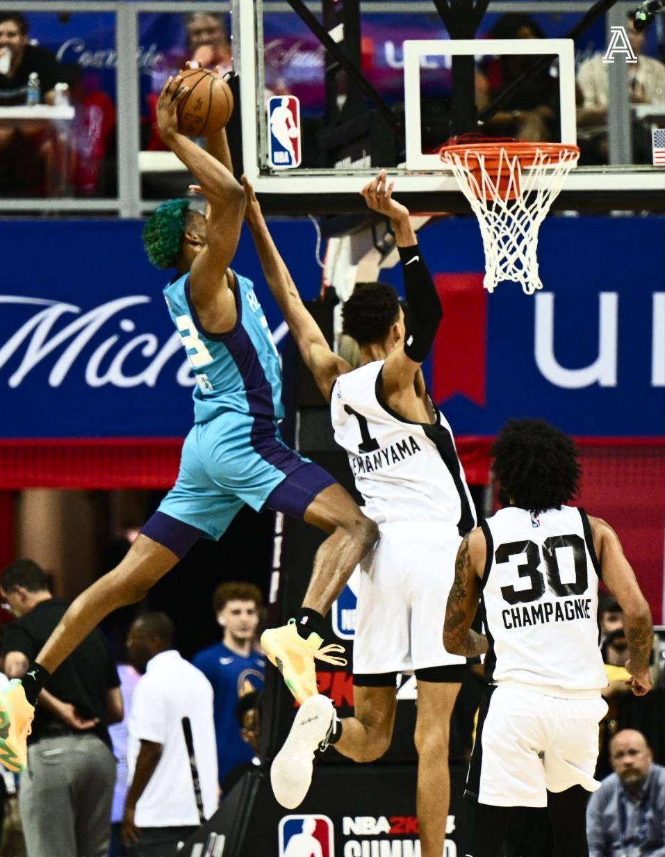 文班亚马首秀惊艳,马刺大胜雷霆,新秀砍30+10的简单介绍 文班亚马首秀惊艳,马刺大胜雷霆,新秀砍30+10的简单介绍