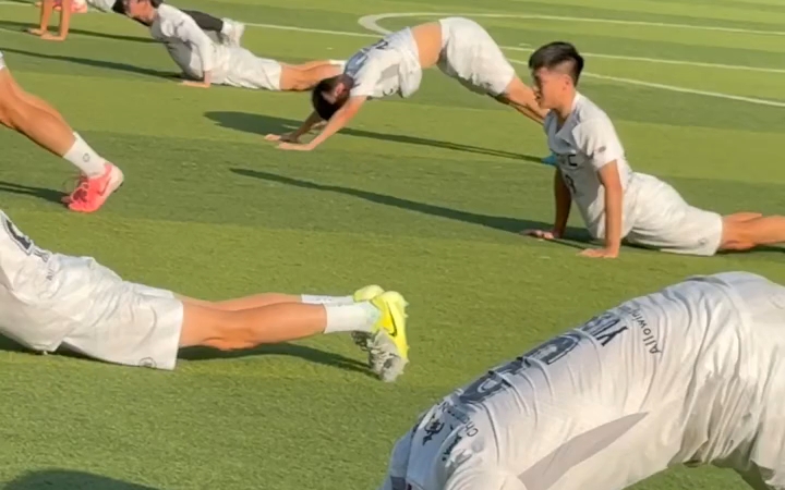 包含足球运动员日常训练揭秘:你想不到的强度!的词条 包含足球运动员日常训练揭秘:你想不到的强度!的词条