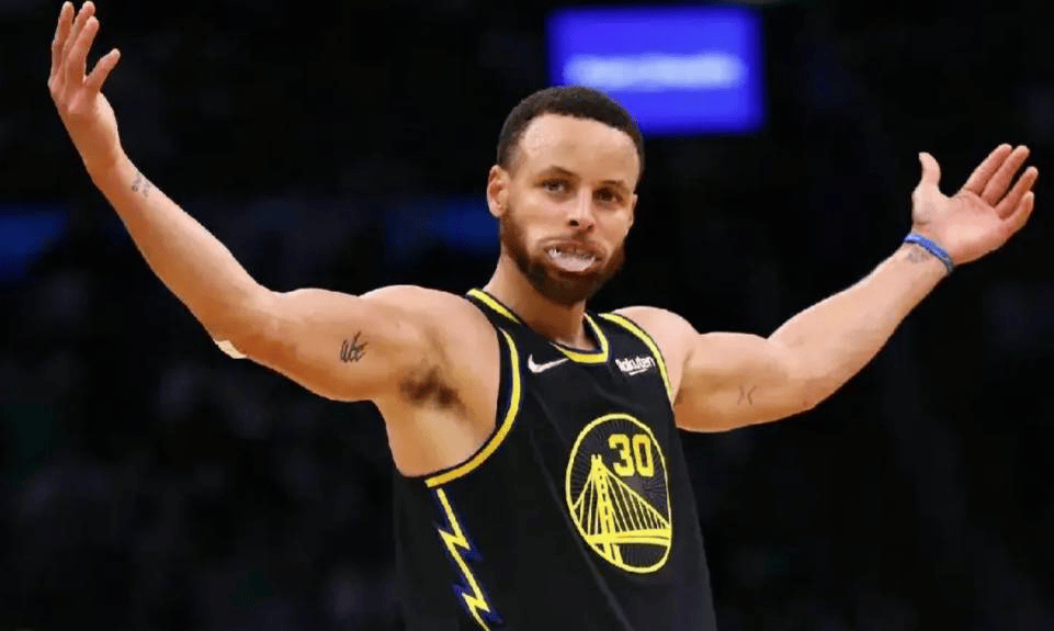 NBA总决赛：勇士4-2击败绿军，库里FMVP 