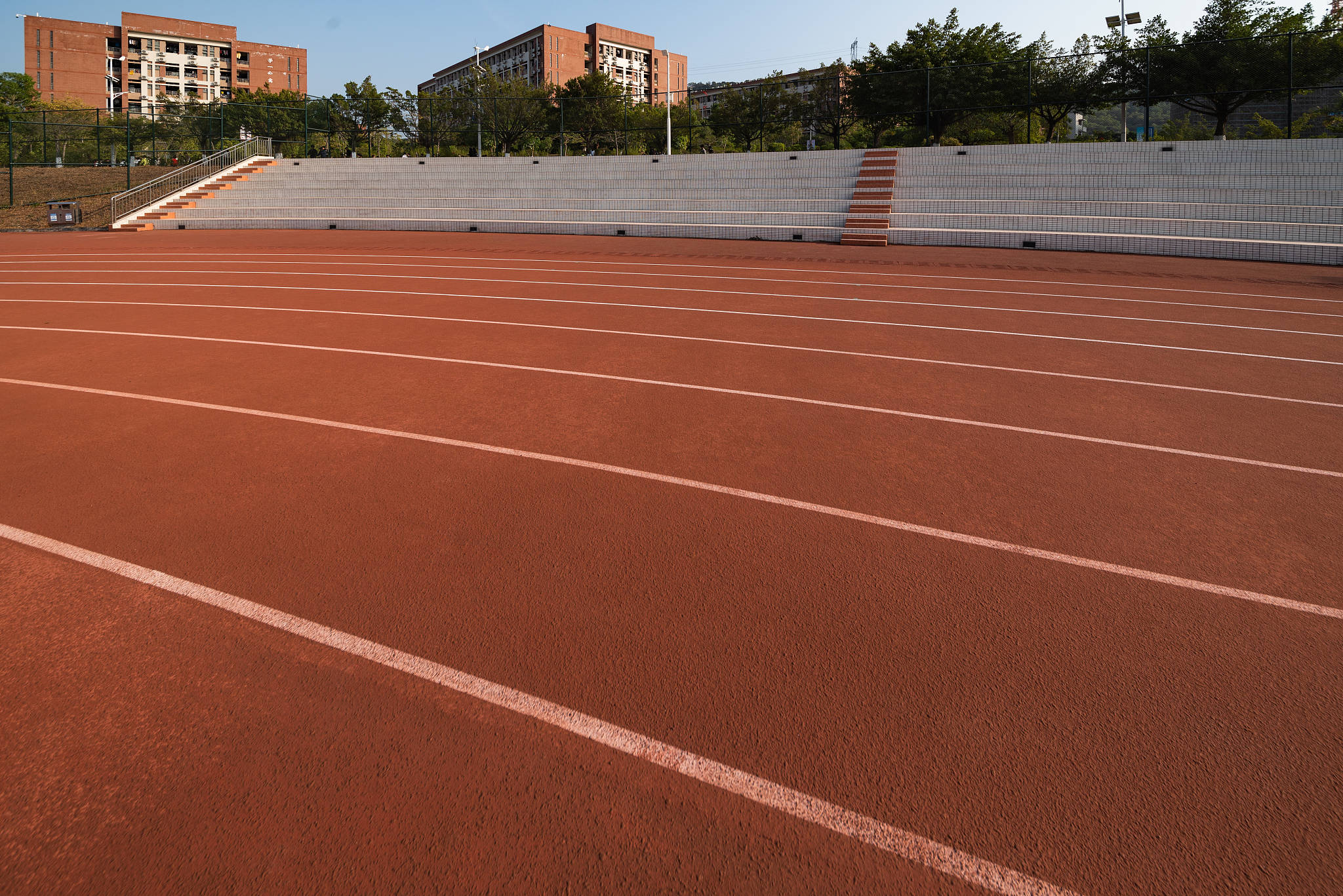 开云体育在线登陆-体育场馆新型材料：自修复跑道研发成功的简单介绍