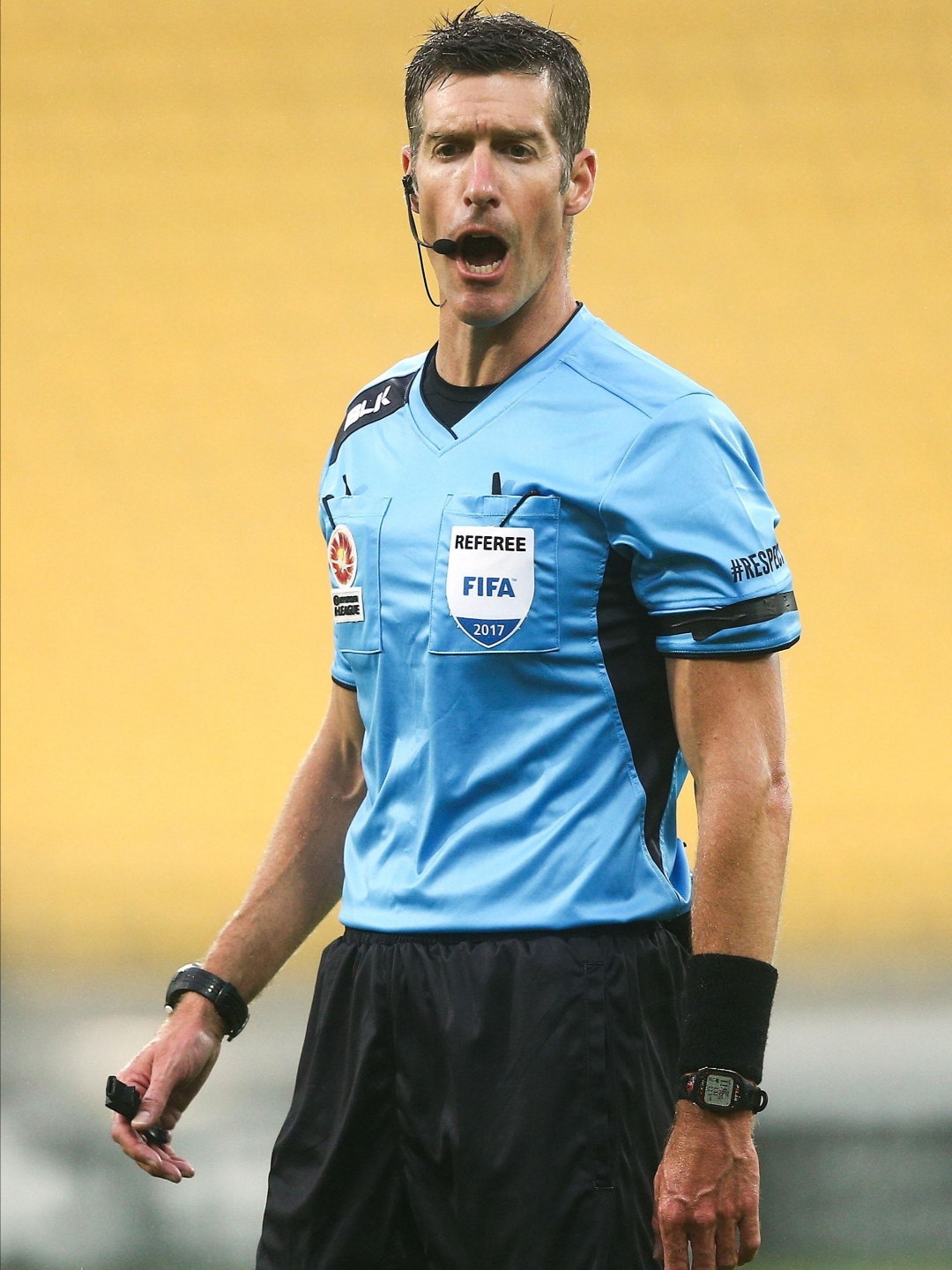 开云体育在线登录-英超裁判判罚再惹争议，VAR能救场吗？ 